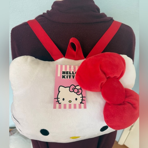 SANRIO HELLO KITTY PLUSH BACKPACK. NWT - Picture 2 of 7